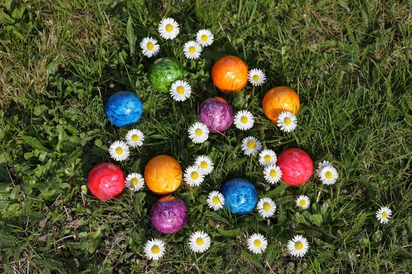 Die bunten Ostereier — Stockfoto