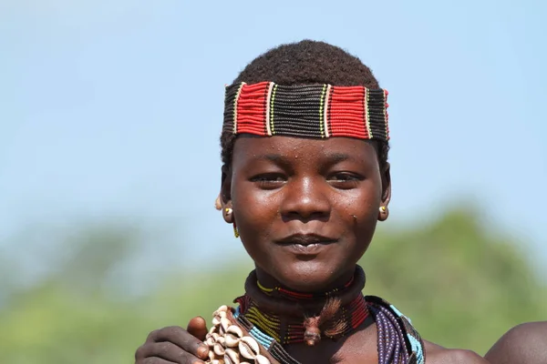 Omo Vadisi Etiyopya'da kadınlardan Hamar