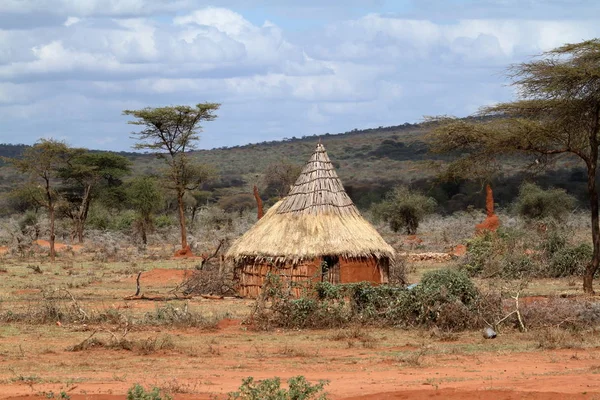 Casas y pueblos tradicionales en África — Foto de Stock