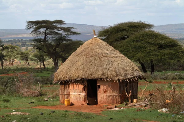 伝統的な家屋やアフリカの農村 — ストック写真