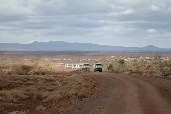 Transporte y Bus Ride en el norte de Kenia —  Fotos de Stock