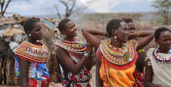 Geleneksel Kenya Samburu kadınlarda — Stok fotoğraf