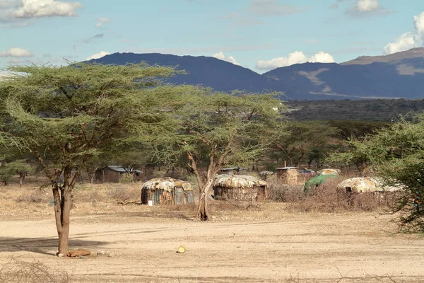 Dorp en huizen van de f-Samburu stam in Kenia — Stockfoto