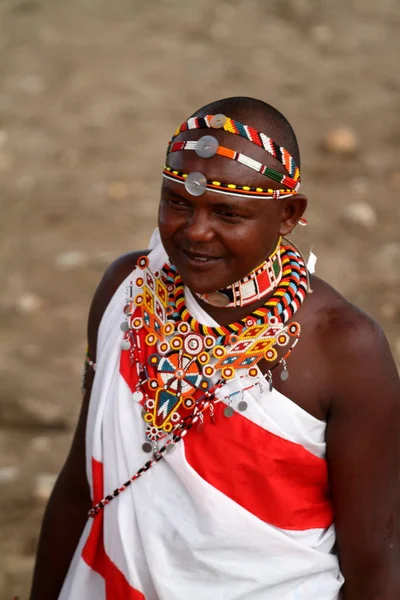 Endereço para a cabeça de um guerreiro Samburu no Quênia — Fotografia de Stock