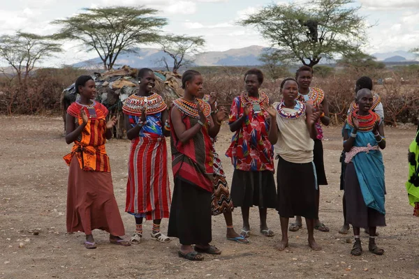 Geleneksel Kenya Samburu kadınlarda — Stok fotoğraf