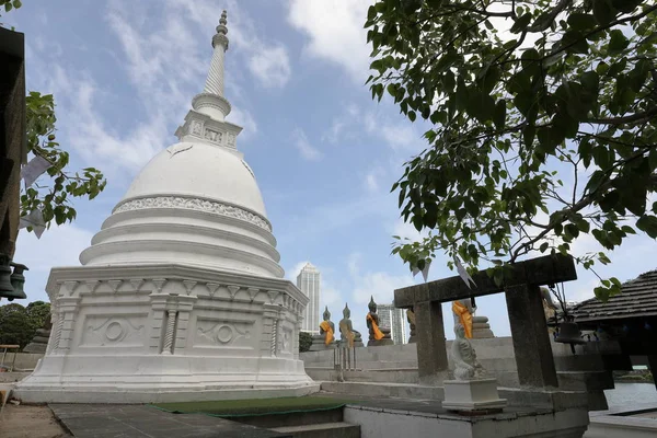 De boeddhistische Seema Malaka van Colombo in Sri Lanka — Stockfoto