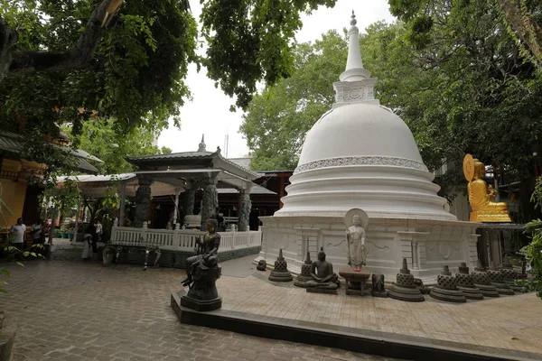 Il tempio Gangaramaya a Colombo — Foto Stock