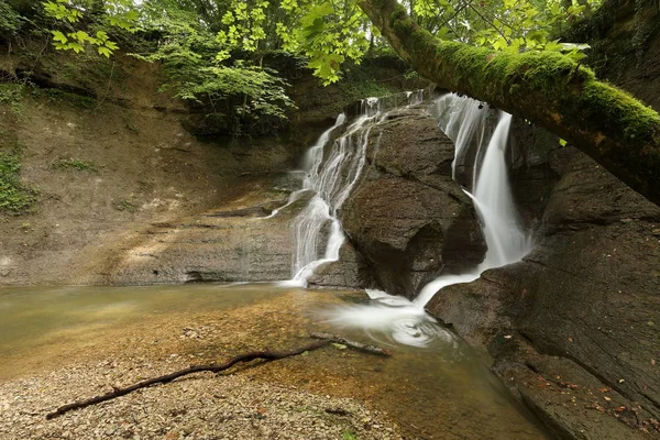 A cachoeira Junginger perto de Hechingen na Alemanha — Fotografia de Stock