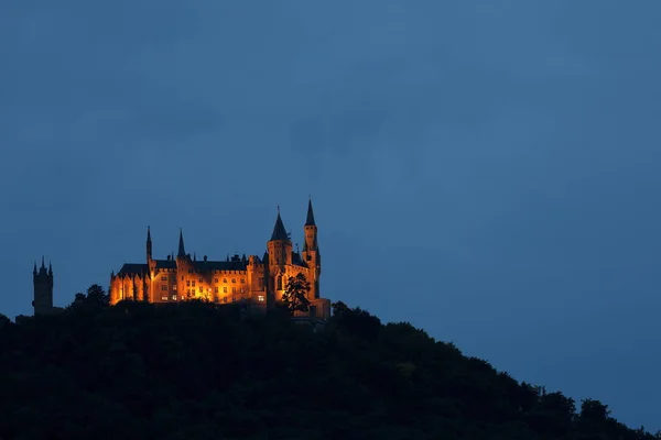 霍亨索伦城堡附近在德国 Hechingen — 图库照片