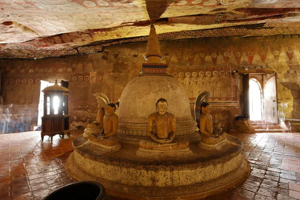 Jeskynní chrámy Dambulla na Srí Lance — Stock fotografie