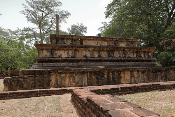 De ruïnes van het paleis van Polonnaruwa in Sri Lanka — Stockfoto