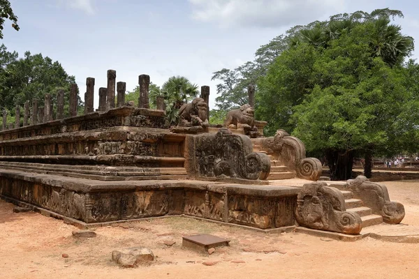 De ruïnes van het paleis van Polonnaruwa in Sri Lanka — Stockfoto