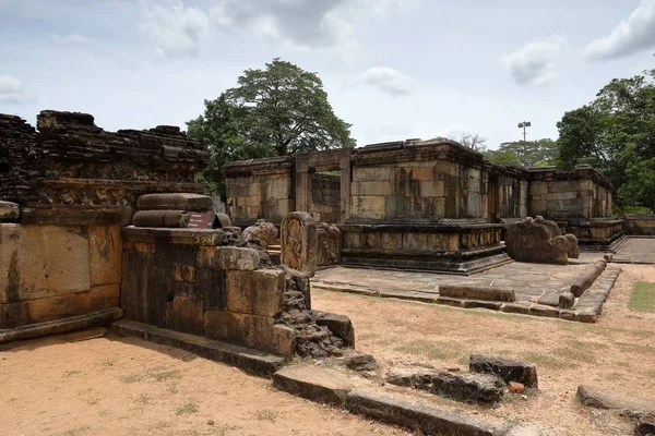 De ruïnes van het paleis van Polonnaruwa in Sri Lanka — Stockfoto