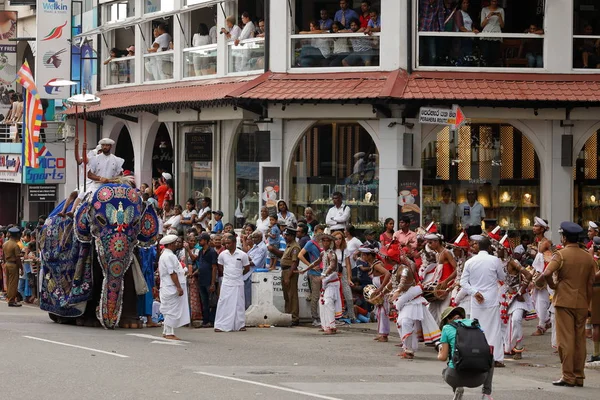 Procesión del festival de dientes de Kandy en Sri Lanka — Foto de Stock