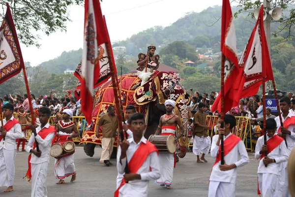 Procissão do festival de dentes de Kandy no Sri Lanka — Fotografia de Stock