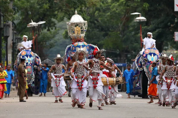 Procissão do festival de dentes de Kandy no Sri Lanka — Fotografia de Stock