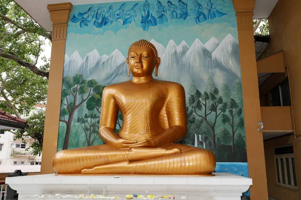 Buddha figurer i Seema Malaka templet av Colombo på Sri Lanka — Stockfoto