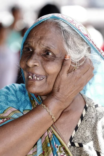 Alte frau aus sri lanka — Stockfoto