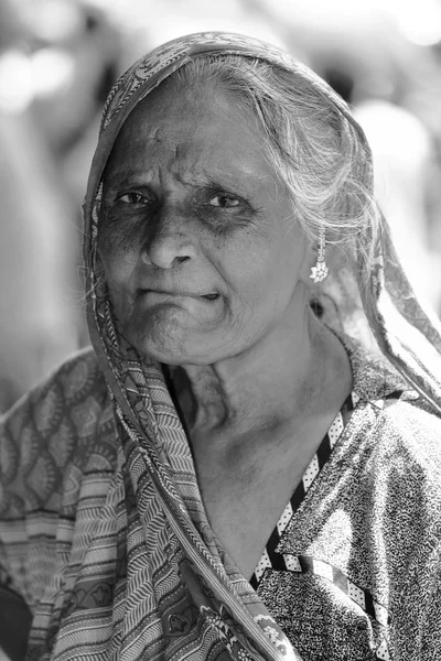 Oude vrouw uit Sri Lanka — Stockfoto