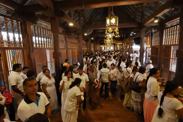 Buddhistiskt Tand Tempel Kandy Sri Lanka Augusti 2017 — Stockfoto