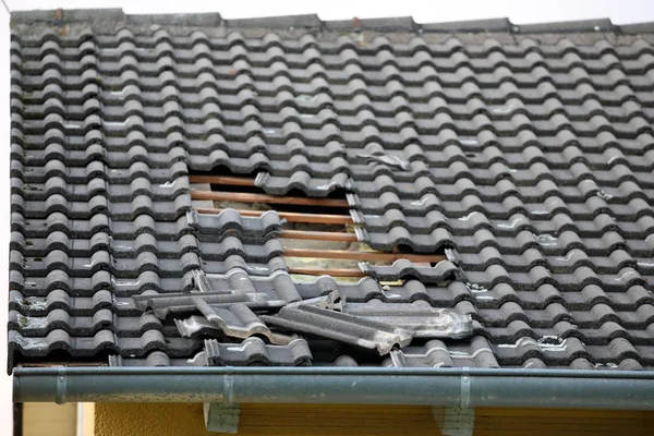 Szkód Spowodowanych Przez Burzę Huraganu Dachu — Zdjęcie stockowe