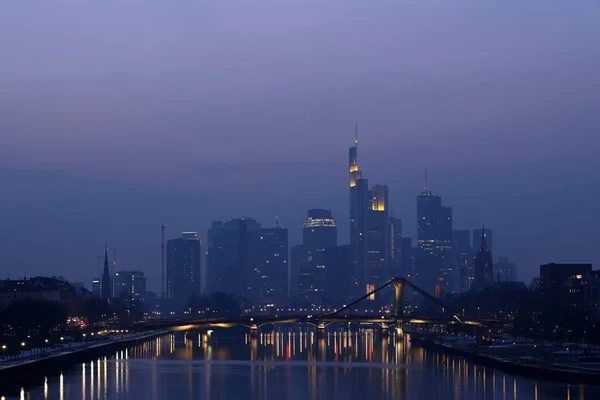Die Skyline Von Frankfurt Bei Nacht — Stockfoto