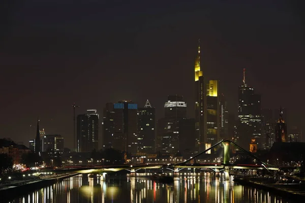 Die Skyline Von Frankfurt Bei Nacht — Stockfoto