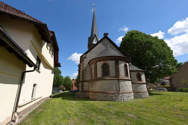 チューリンゲン州の Hrschel の村の教会 — ストック写真