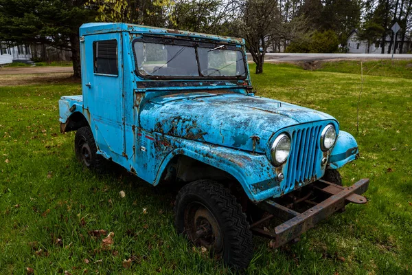 Une Vieille Voiture Rouillée Sur Une Prairie Halifax Canada Mai — Photo