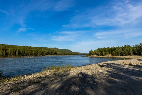 Río Liard Largo Autopista Alaska Canadá — Foto de Stock