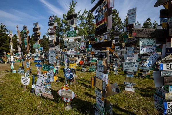 Sign Post Forest Watson Lake Aljaška Highway Canada Červen 2019 — Stock fotografie