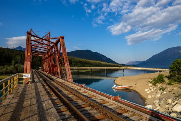 Carcross和Skagway之间的铁路线 — 图库照片