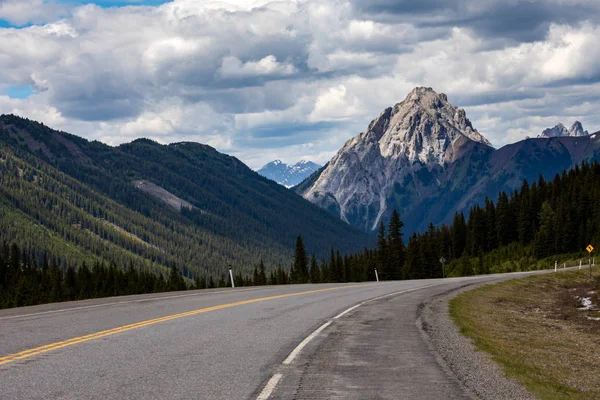 Paesaggio Delle Montagne Rocciose Del Canada — Foto Stock
