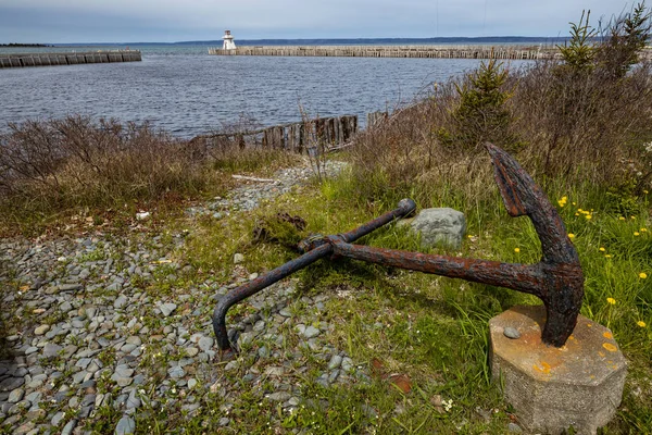 Nova Scotia Sahilinde Yaşlı Bir Dayanak Noktası — Stok fotoğraf