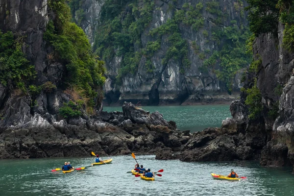 Kajakfahren Der Halong Bucht Vietnam — Stockfoto