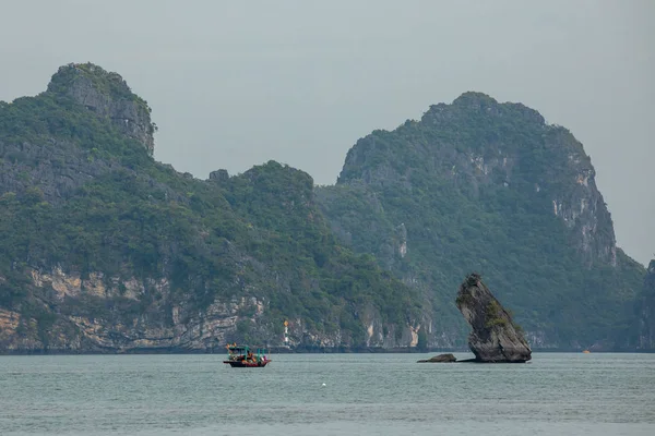 Cruzeiro Baía Halong Vietnã — Fotografia de Stock