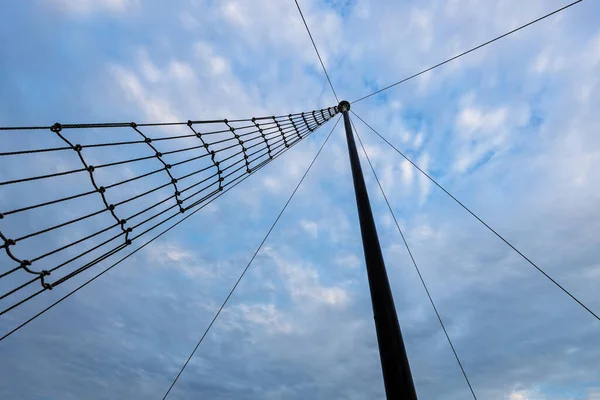 Old Wooden Pole Blue Sky — Stock Photo, Image