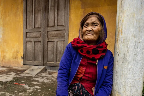 Vietnam Köyünde Çiftçi Eşi — Stok fotoğraf