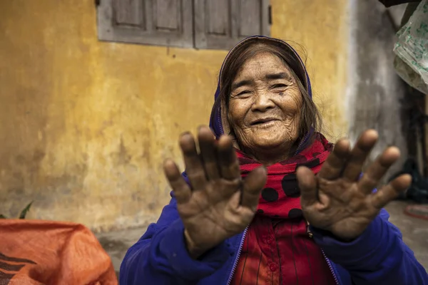 Vietnam Köyünde Çiftçi Eşi — Stok fotoğraf