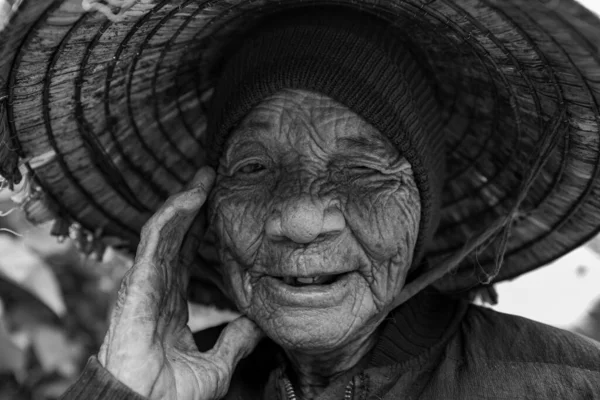 Bäuerin Einem Dorf Vietnam — Stockfoto