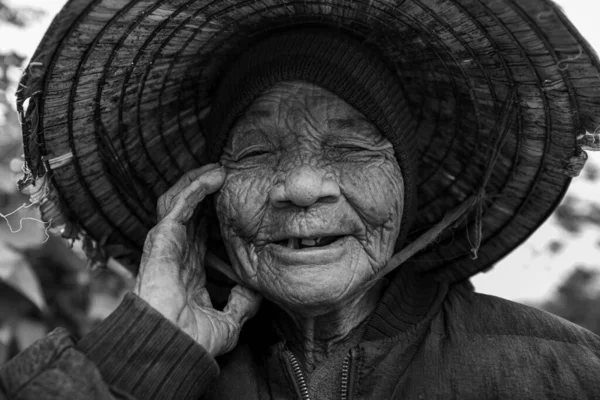 Bäuerin Einem Dorf Vietnam — Stockfoto