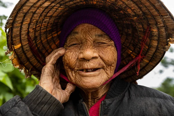 ベトナムの村の農家の妻 — ストック写真