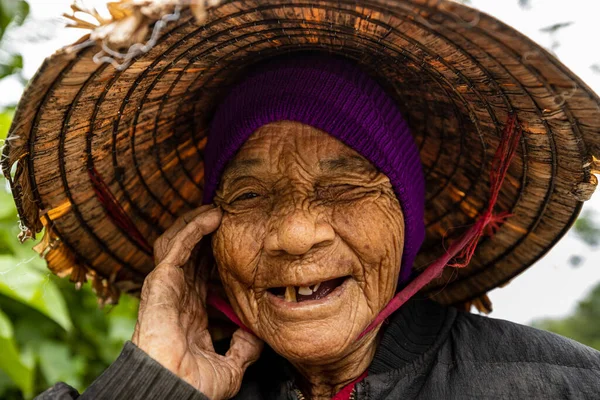 Agriculteurs Épouse Dans Village Vietnam — Photo