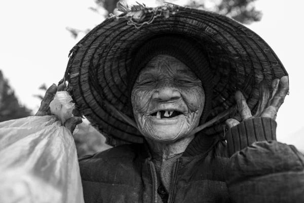 Bäuerin Einem Dorf Vietnam — Stockfoto