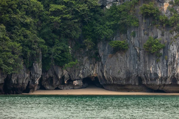 Plage Dans Baie Halong Vietnam Novembre 2019 — Photo