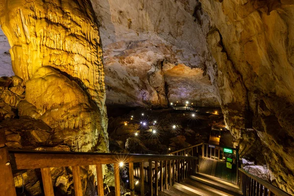 Die Paradieshöhle Von Phong Nha Bang Vietnam Dezember 2019 — Stockfoto