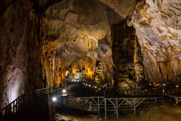 Cueva Del Paraíso Phong Nha Bang Vietnam Diciembre 2019 — Foto de Stock