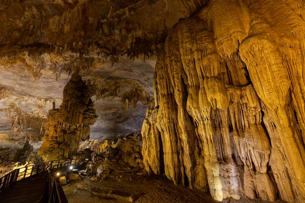 Paradise Cave Phong Nha Bang Vietnam December 2019 — Stock Photo, Image