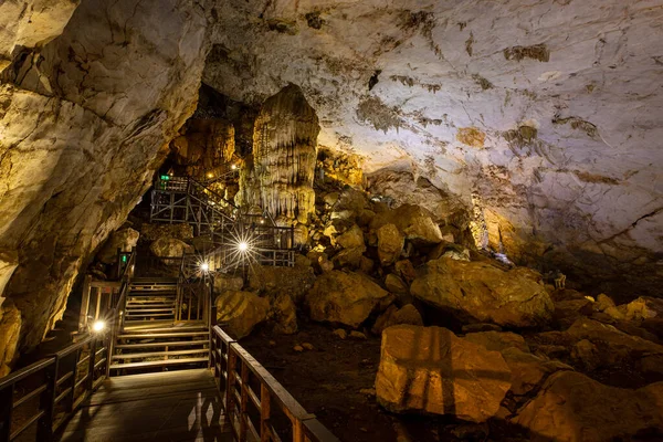 Paradise Cave Phong Nha Bang Vietnam December 2019 — Stock Photo, Image