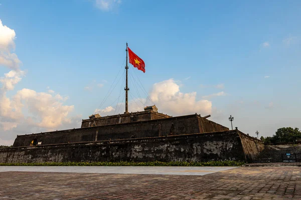 Vietnam Daki Hue Kalesinin Bayrağı — Stok fotoğraf